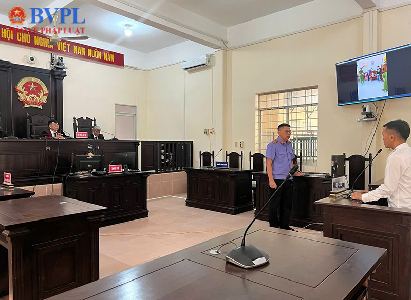 Phối hợp tổ chức phiên tòa rút kinh nghiệm trình chiếu chứng cứ