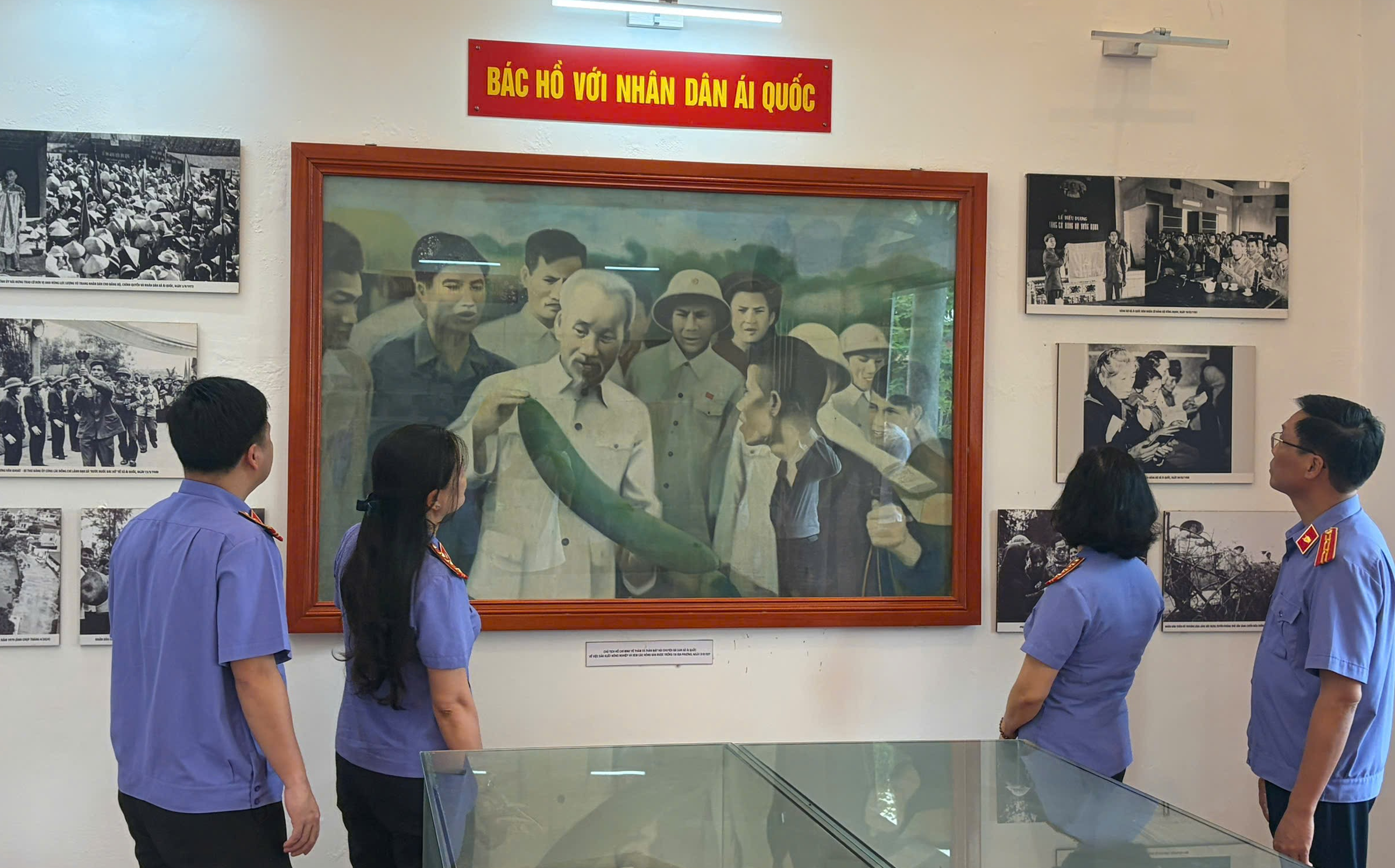 VKSND khu vực 8, TP Hải Phòng dâng hương tưởng niệm Chủ tịch Hồ Chí Minh