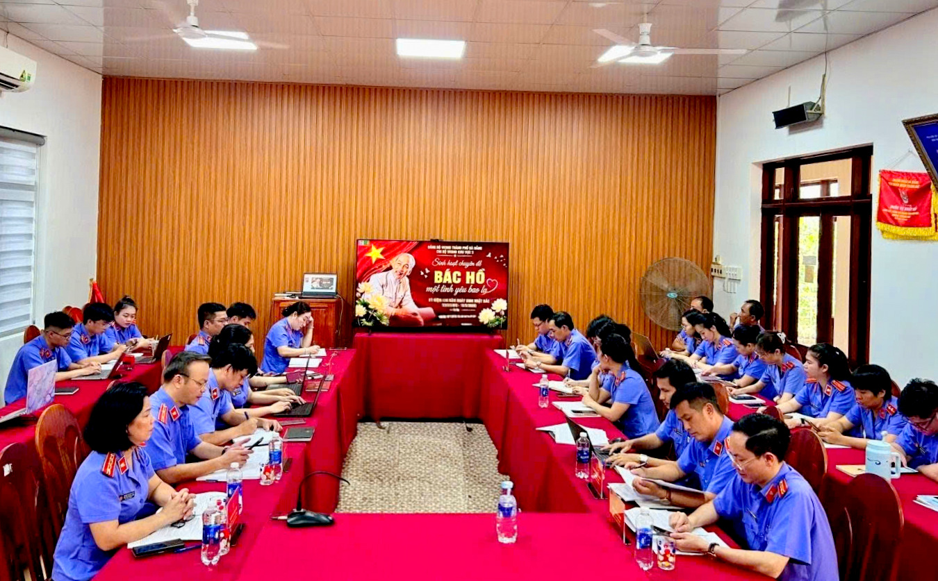 Chi bộ VKSND khu vực 3, TP Đà Nẵng ứng dụng AI trong sinh hoạt chuyên đề về Bác Hồ
