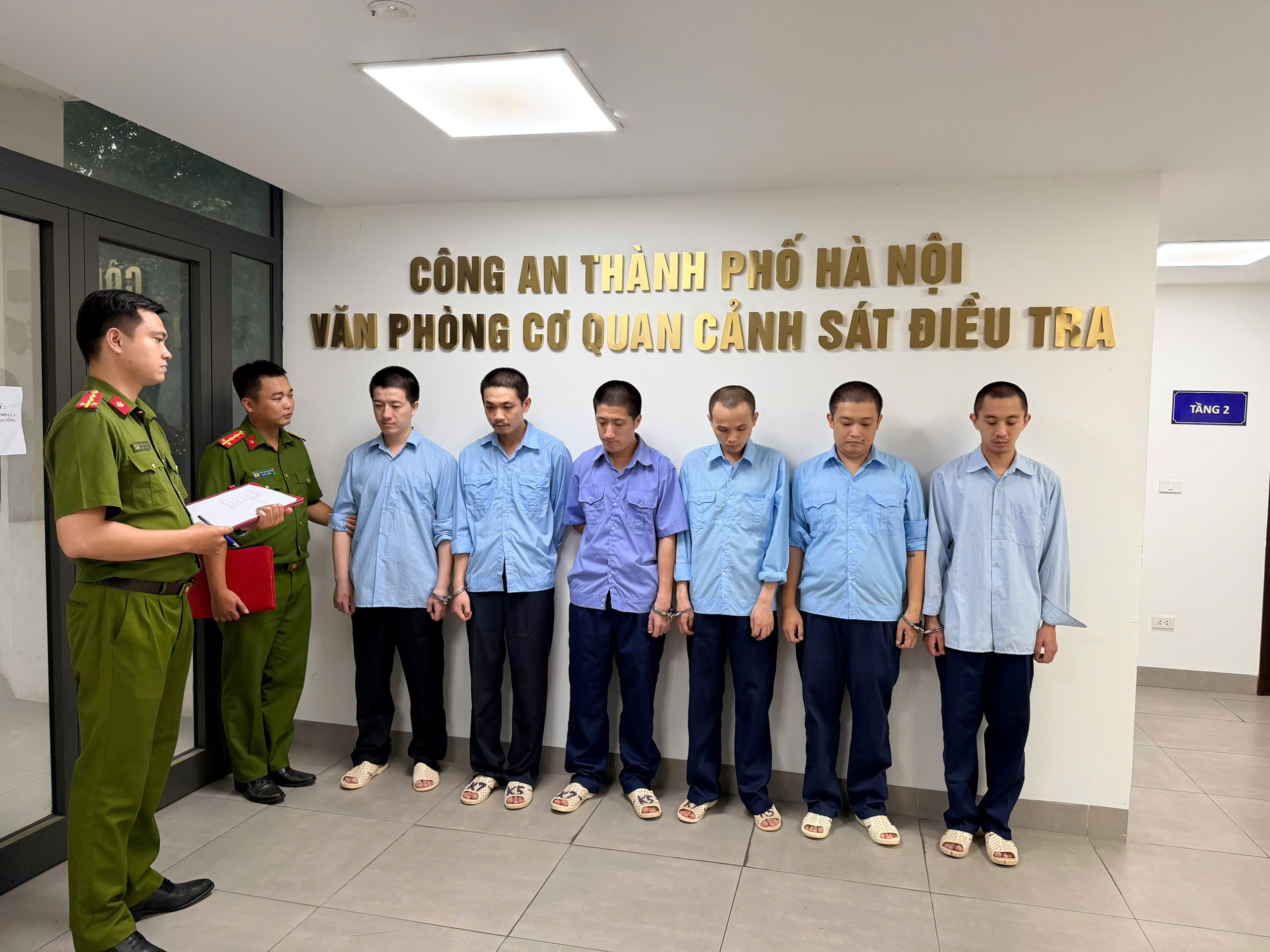 Lật tẩy thủ đoạn ngụy trang thiết bị điện tử của đường dây buôn lậu vàng trị giá hơn 1 200 tỉ đồng