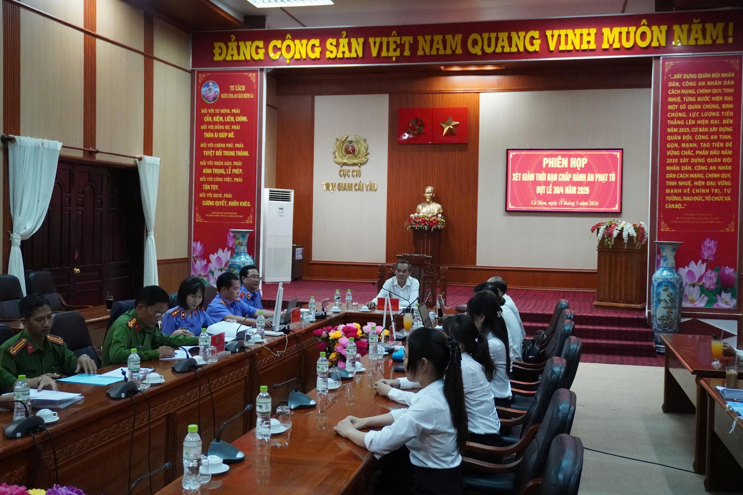 VKSND tỉnh Cà Mau tham gia phiên họp xét giảm thời hạn chấp hành án phạt tù