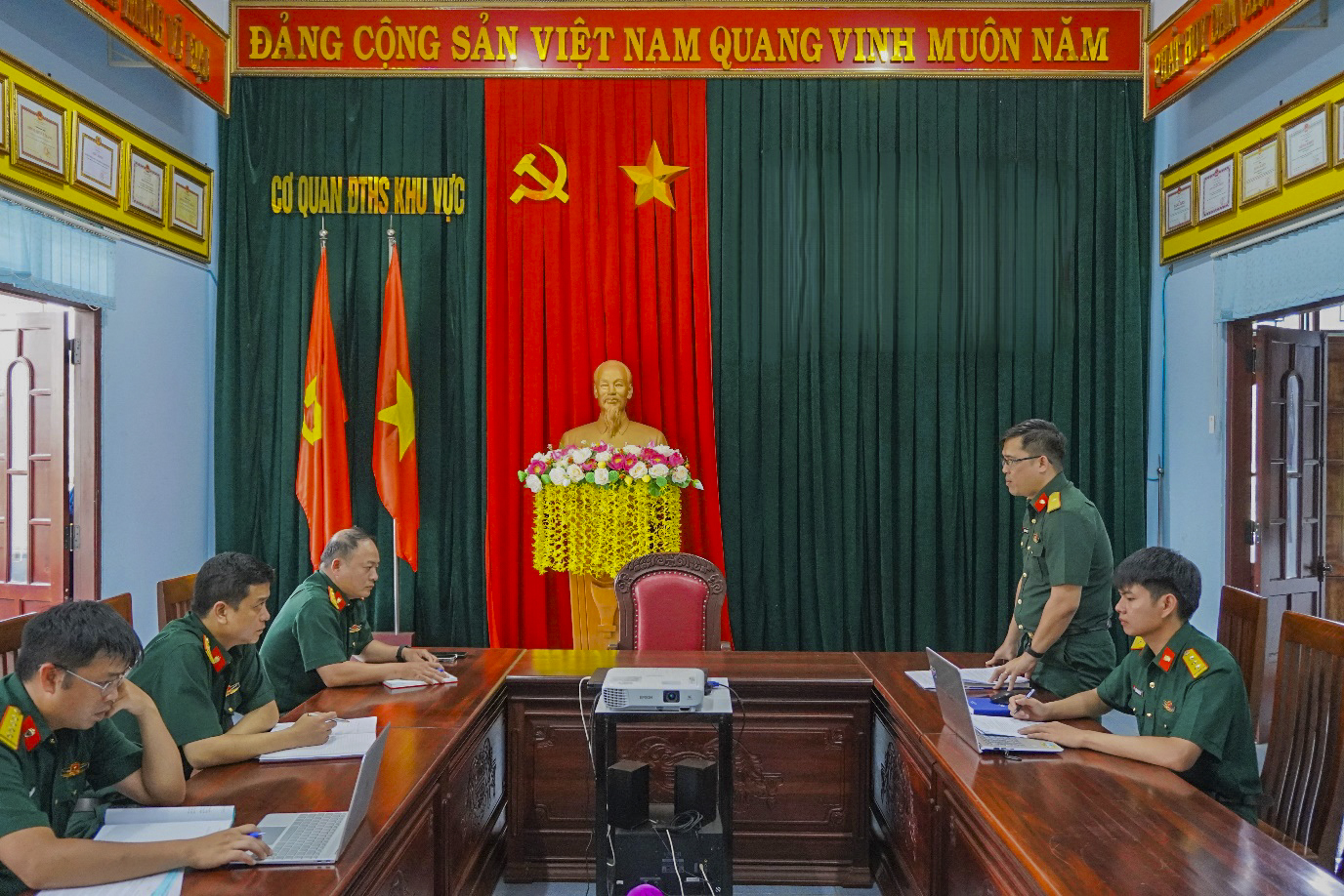 Viện kiểm sát quân sự khu vực 52 phối hợp rà soát vụ án tạm đình chỉ