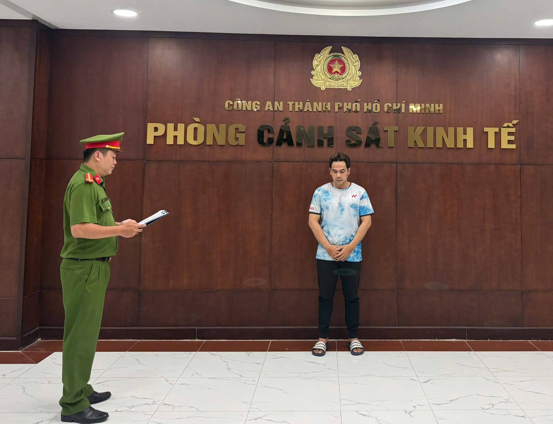 Khởi tố Nguyễn Trần Việt Hoàng về tội “Xâm phạm quyền sở hữu công nghiệp”
