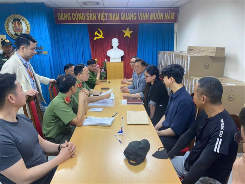 Quy định cụ thể về trình tự, thủ tục quá cảnh người đang chấp hành án phạt tù
