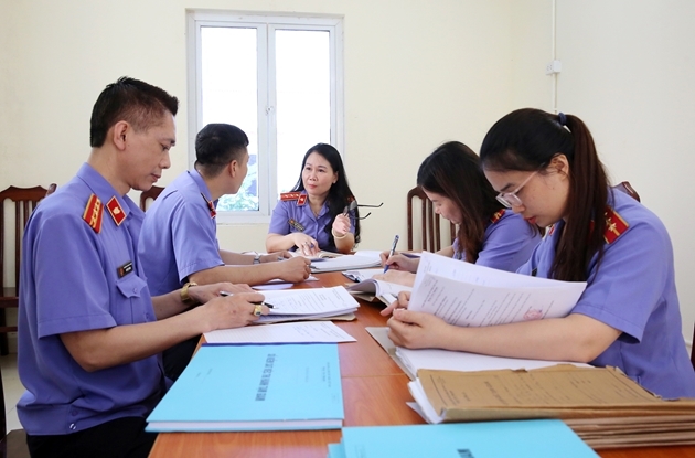Quy định chế độ cấp phát trang phục, phù hiệu, cấp hiệu đối với công chức, viên chức và người lao động khác của VKSND