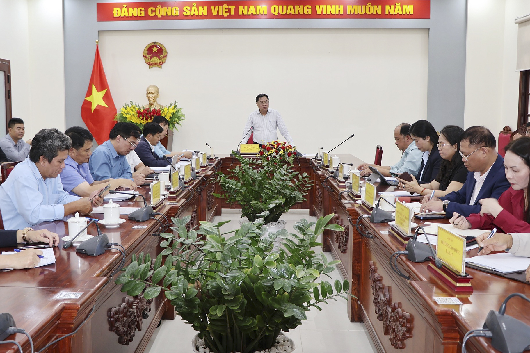 Lâm Đồng yêu cầu khẩn trương hoàn thành thủ tục khởi công 149 dự án cấp xã làm chủ dầu tư