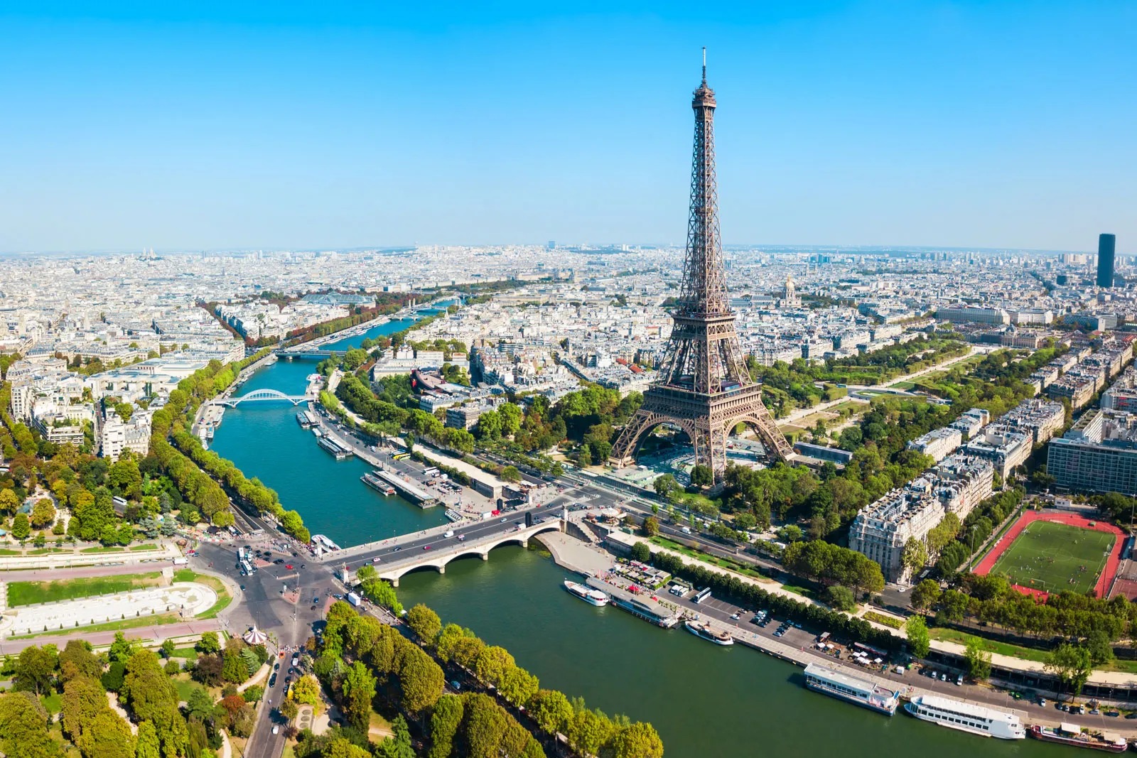 Đấu giá đoạn cầu thang nguyên bản của tháp Eiffel, thu về 523 000 USD