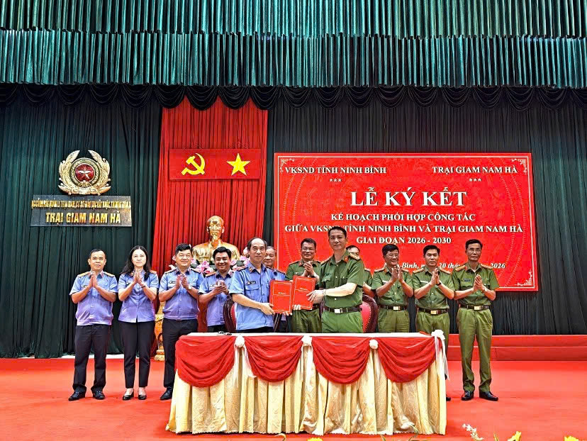 VKSND tỉnh Ninh Bình ký kế hoạch phối hợp công tác với Trại giam Nam Hà giai đoạn 2026 - 2030