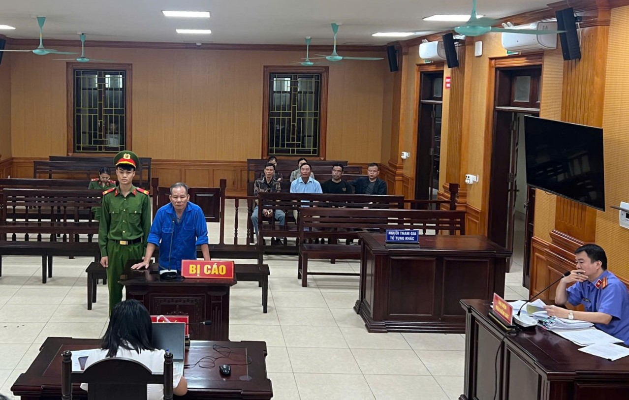 Tàng trữ, vận chuyển 158kg thuốc nổ, một bị cáo lĩnh 13 năm tù