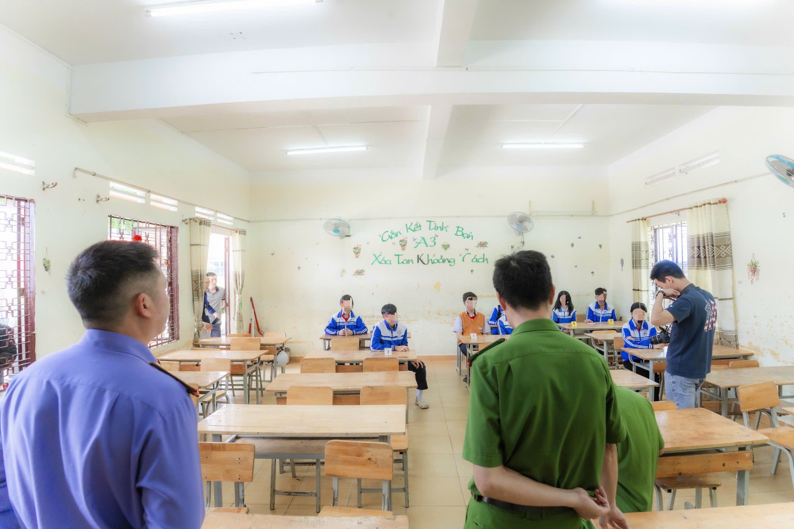 Khởi tố bị can học sinh cầm đầu nhóm bạn đánh hội đồng nam sinh lớp 8