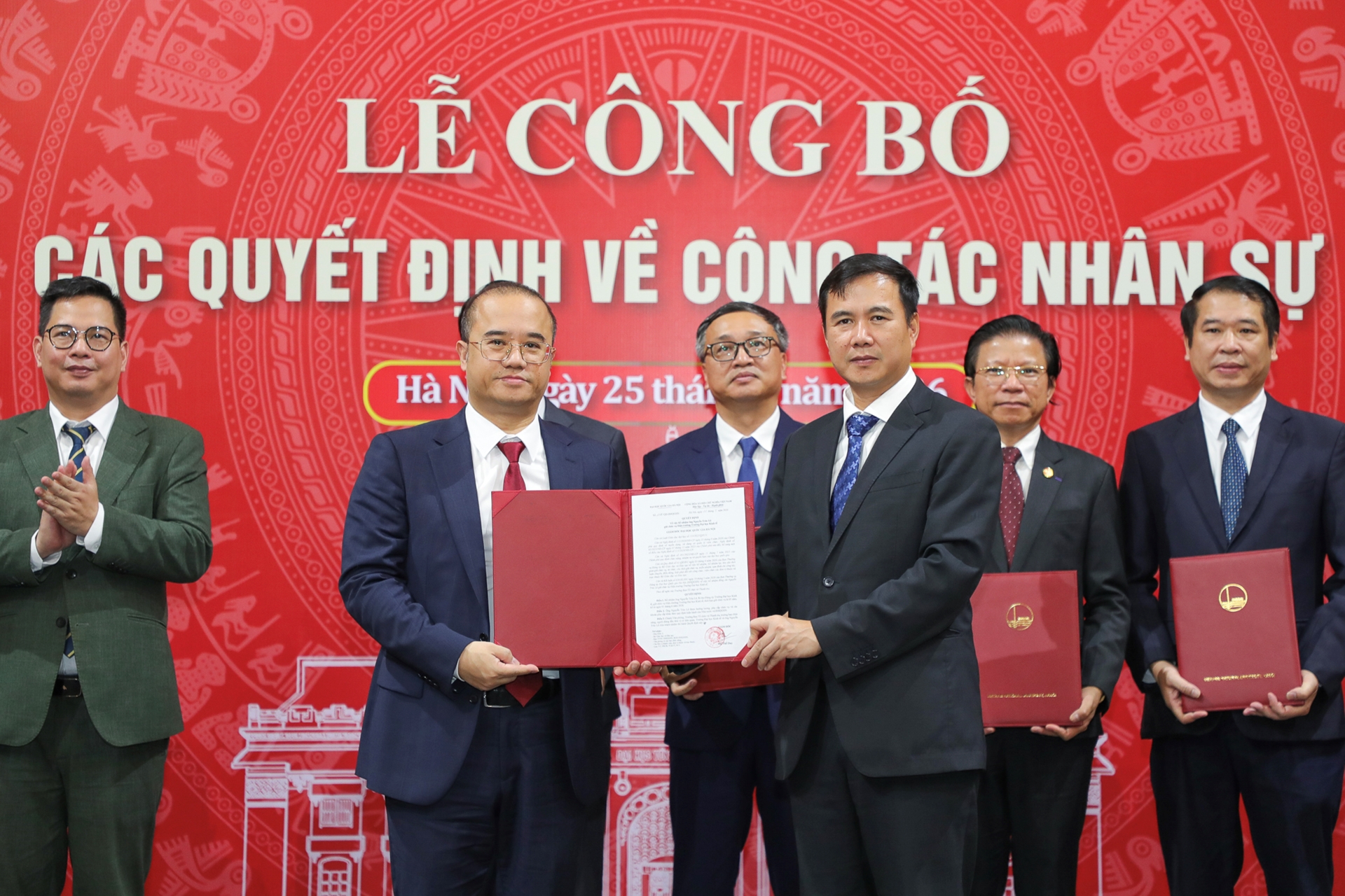 Đại học Quốc gia Hà Nội bổ nhiệm loạt Hiệu trưởng trường đại học trực thuộc