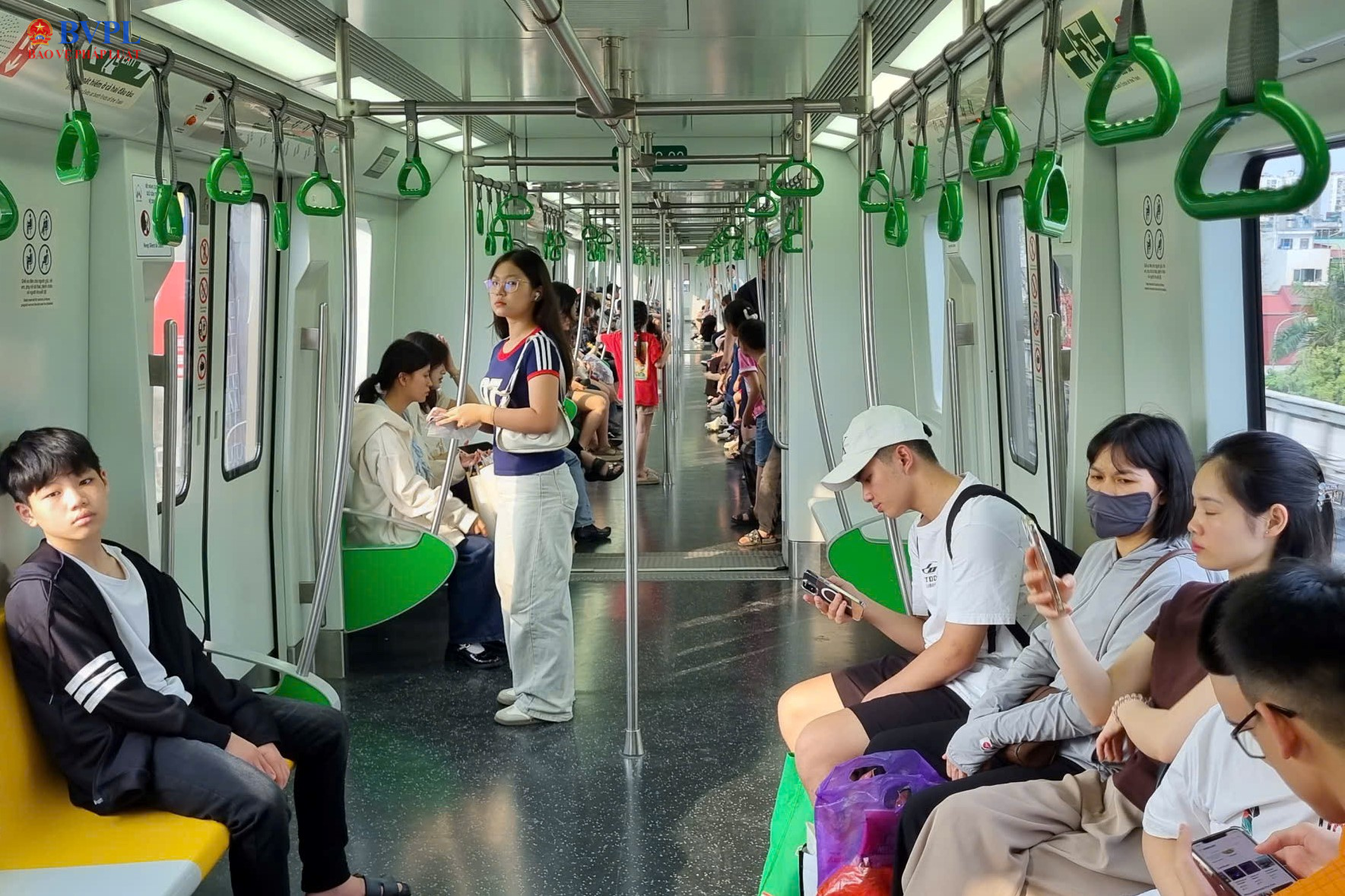 Hà Nội tăng tần suất hoạt động phương tiện công cộng phục vụ kỳ thi tốt nghiệp trung học phổ thông