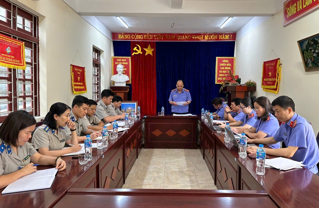 Trực tiếp kiểm sát tại Phòng Thi hành án dân sự khu vực 7, tỉnh Lào Cai