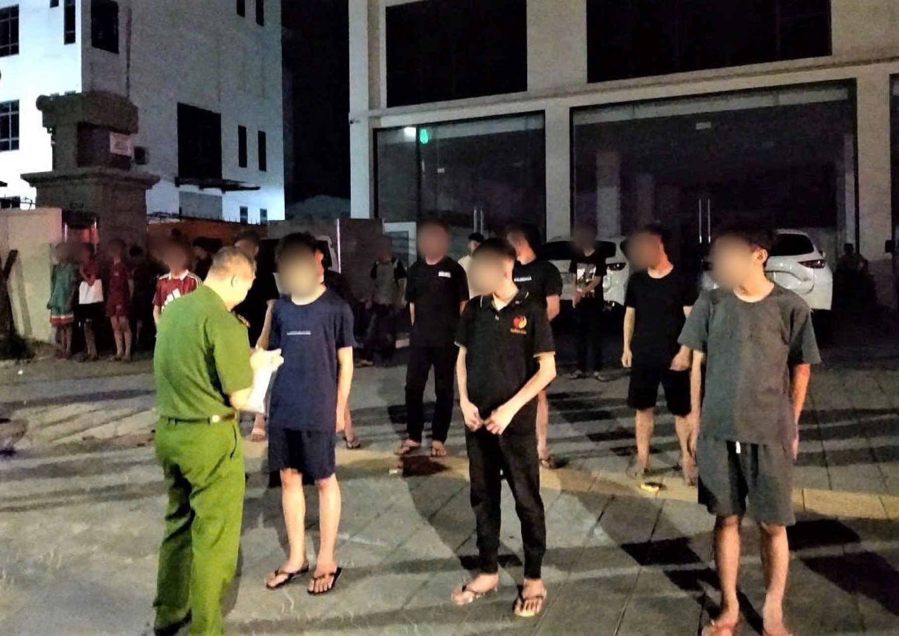 36 trường hợp livestream, cổ vũ đua xe trong đêm