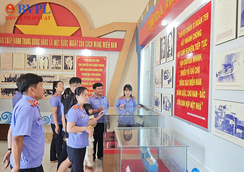 Chi bộ VKSND Khu vực 11sinh hoạt chuyên đề “Tư tưởng, đạo đức Hồ Chí Minh về tinh thần yêu nước”