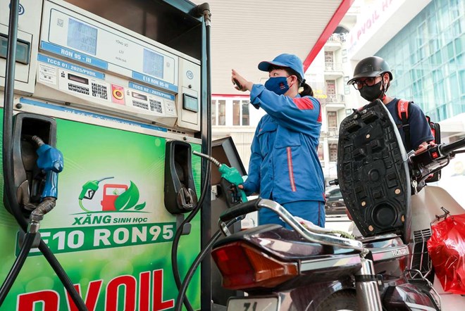 Xăng E10 tăng tốc “phủ sóng” toàn quốc Hạ tầng sẵn sàng, doanh nghiệp lớn vào cuộc