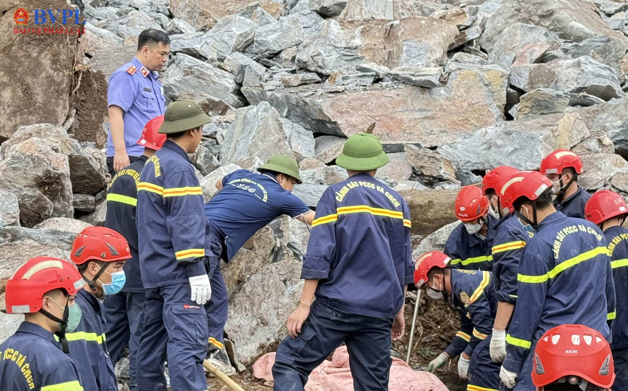 Phê chuẩn khởi tố, bắt tạm giam chủ mỏ đá vụ sạt lở khiến 3 người thiệt mạng
