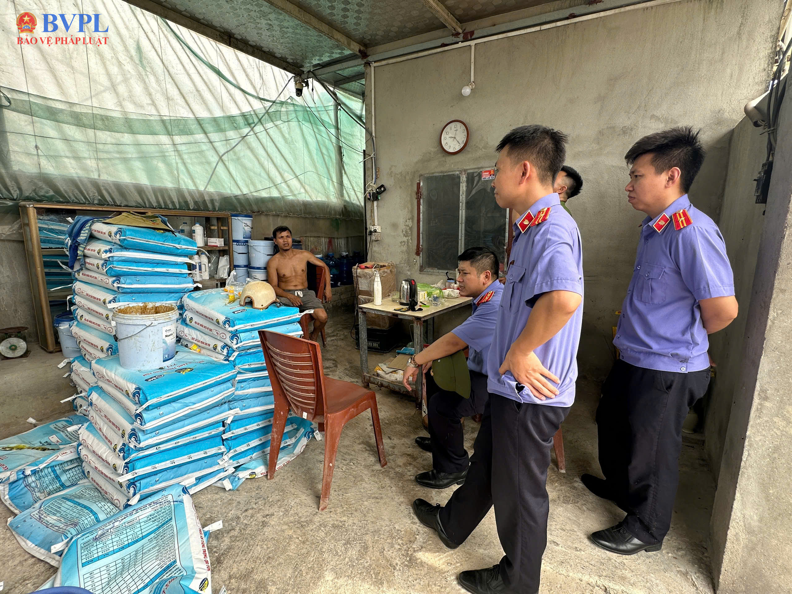 Giải quyết đơn thư phản ảnh về việc nuôi tôm trái phép gây ô nhiễm môi trường