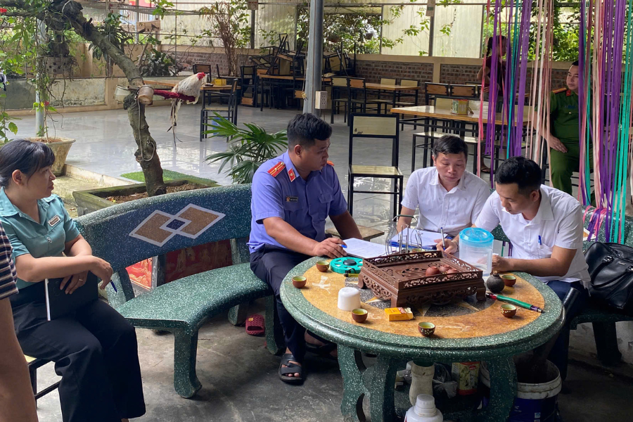 VKSND khu vực 3, tỉnh Phú Thọ phối hợp với Tòa án cùng cấp xem xét, thẩm định tại chỗ
