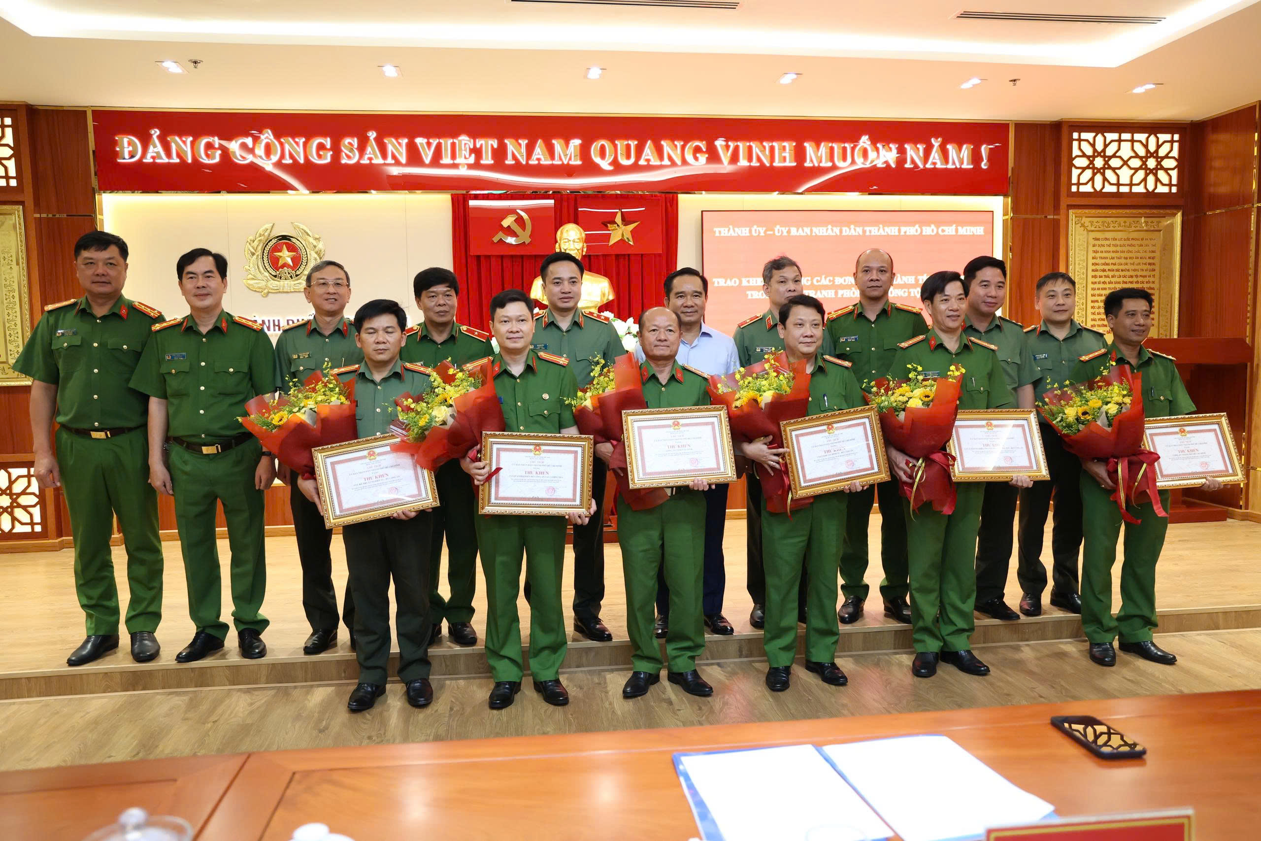 TP Hồ Chí Minh khen thưởng các đơn vị xuất sắc trong đấu tranh phòng, chống tội phạm