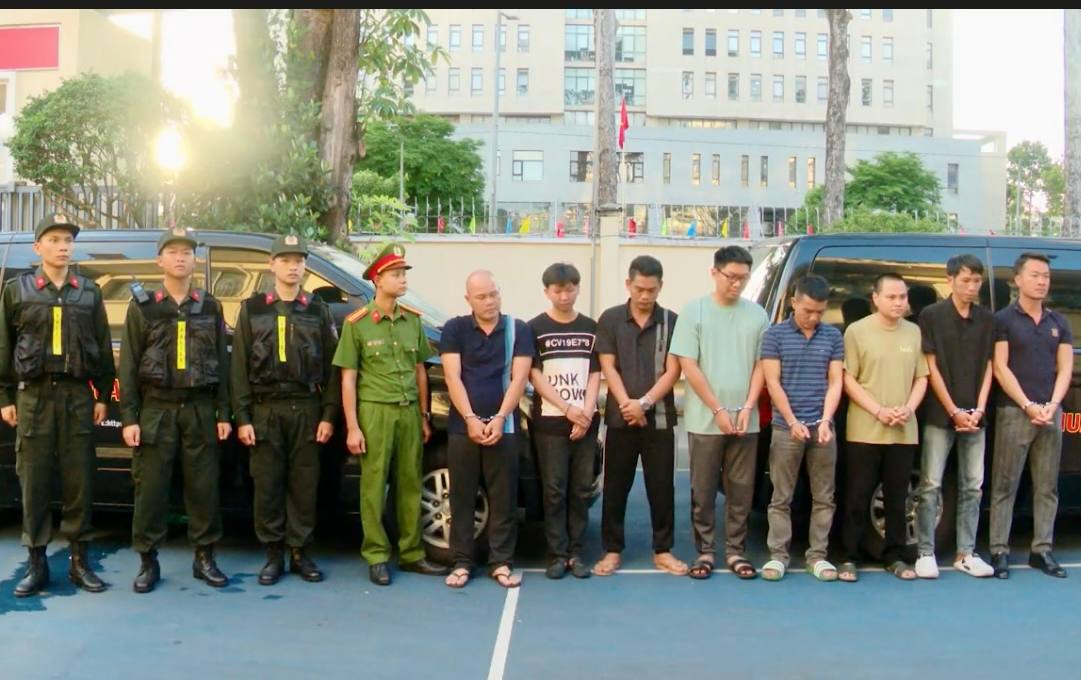 Khởi tố, bắt tạm giam 17 đối tượng tội “Cưỡng đoạt tài sản”
