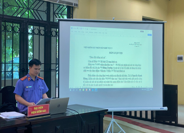 VKSND khu vực 5, TP Hà Nội phối hợp tổ chức phiên tòa xét xử vắng mặt bị cáo trốn truy nã