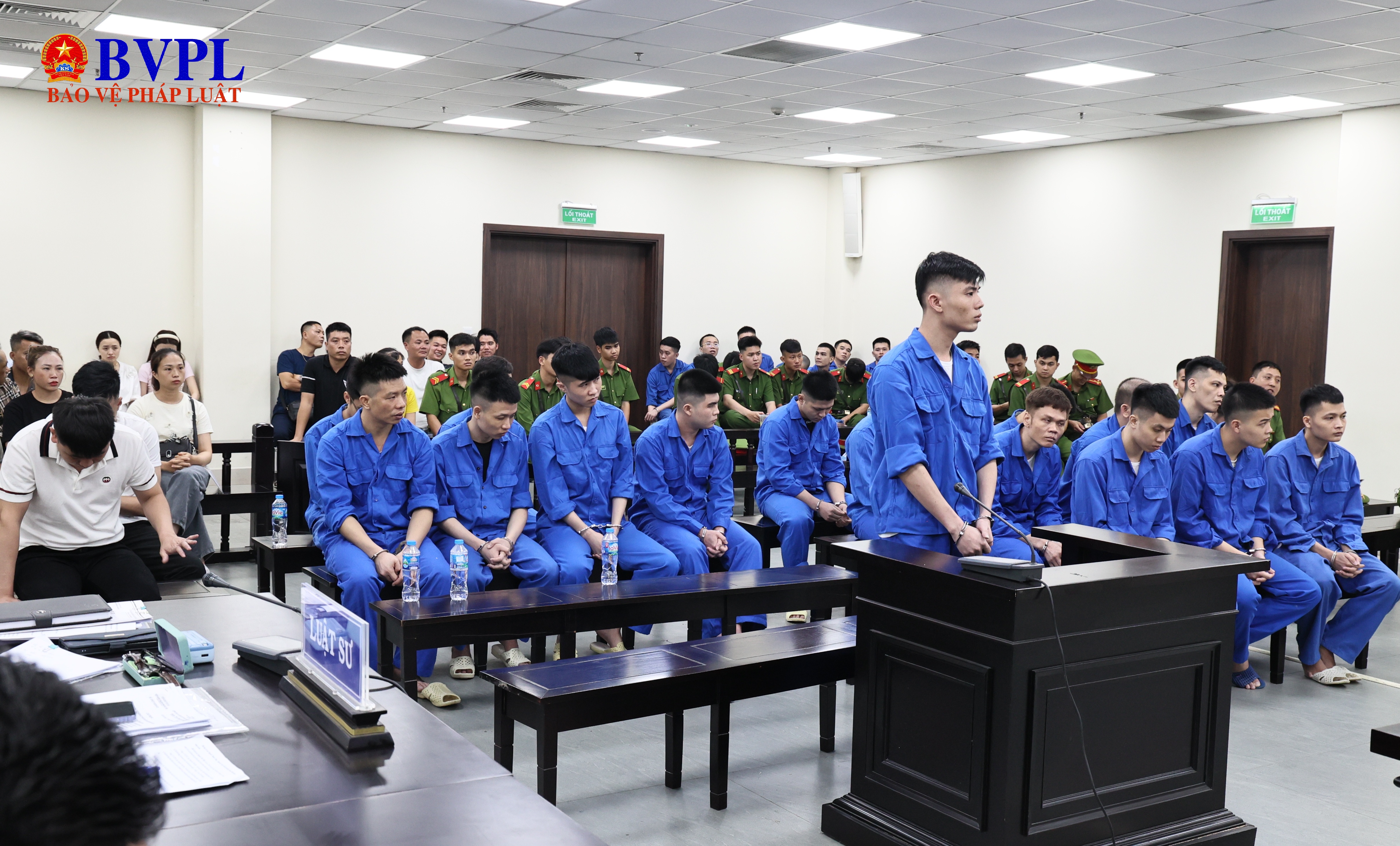 Giả danh “Huấn Hoa Hồng” lừa đảo, đánh bạc, rửa tiền,…20 bị cáo lĩnh án