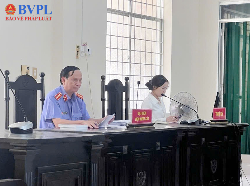 VKSND Khu vực 17, tỉnh Lâm Đồng nâng cao chất lượng thực hành quyền công tố qua phiên tòa rút kinh nghiệm