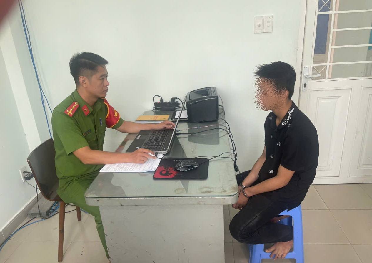 Truy xét, bắt đối tượng cướp giật vé số của người khuyết tật