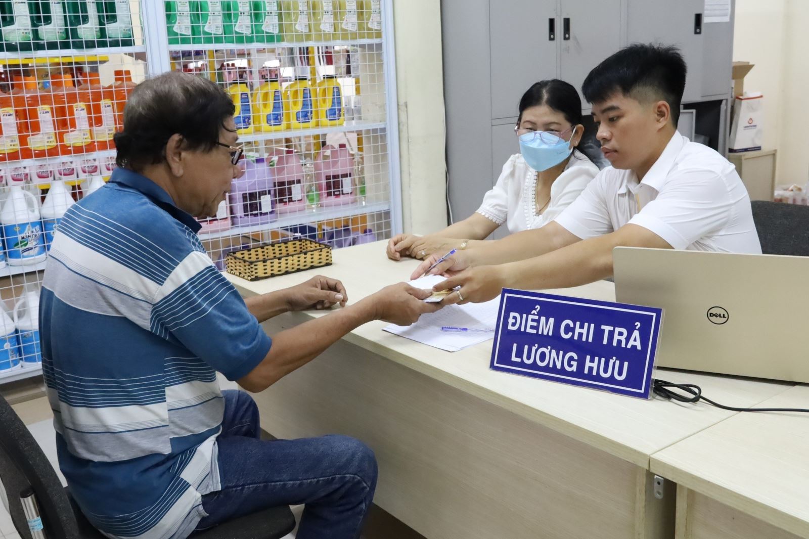 Thông tư mới của Bộ Nội vụ hướng dẫn thực hiện mức lương cơ sở
