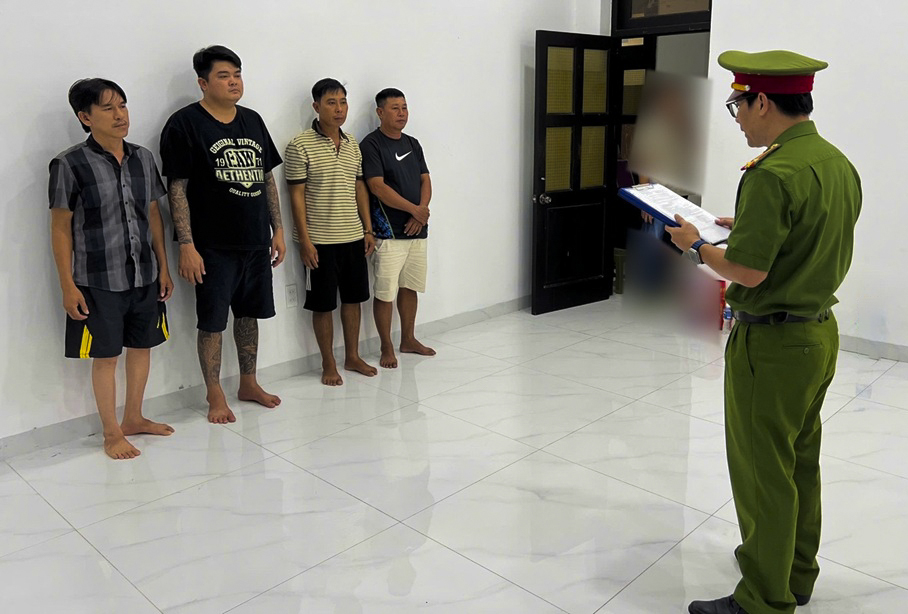 Triệt phá đường dây cá độ bóng đá qua mạng quy mô lớn
