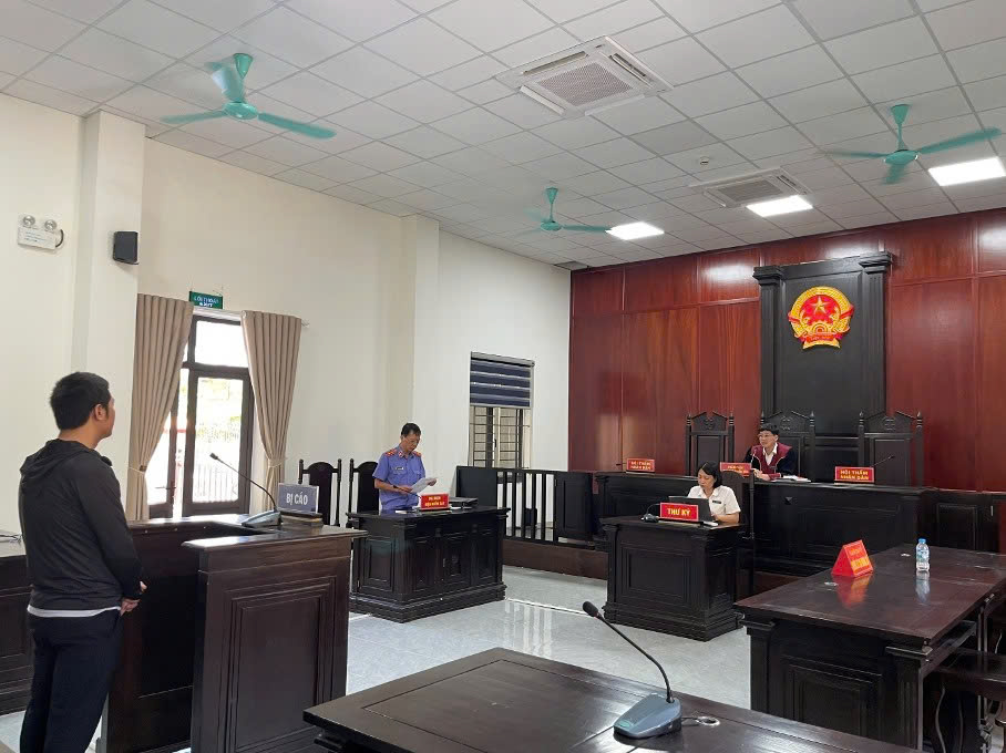 VKSND khu vực 10, tỉnh Ninh Bình phối hợp tổ chức phiên tòa hình sự rút gọn và rút kinh nghiệm