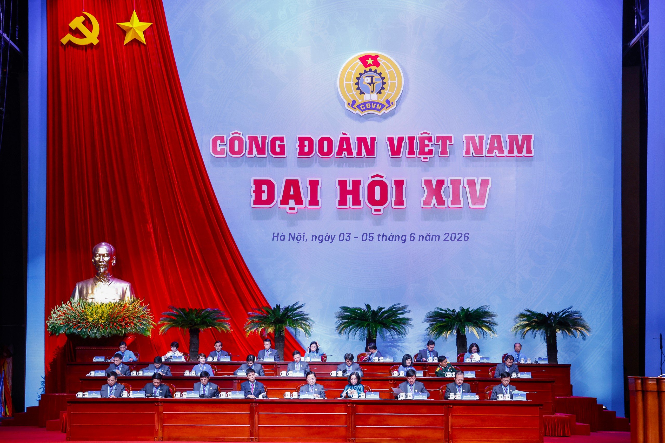 Khai mạc phiên thứ nhất Đại hội XIV Công đoàn Việt Nam