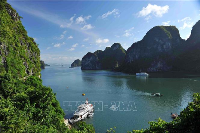 Quảng Ninh Cán mốc trên 10 triệu lượt khách du lịch