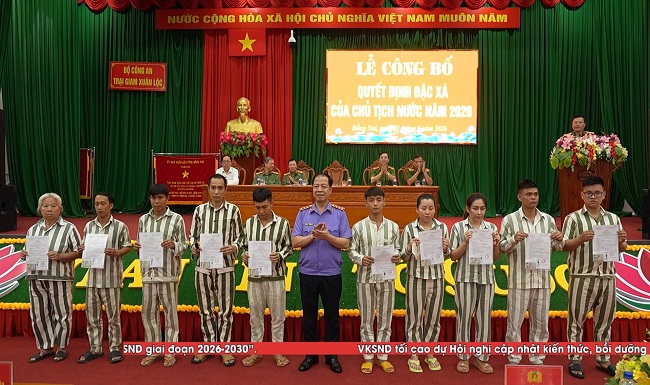 Sau ngày đặc xá