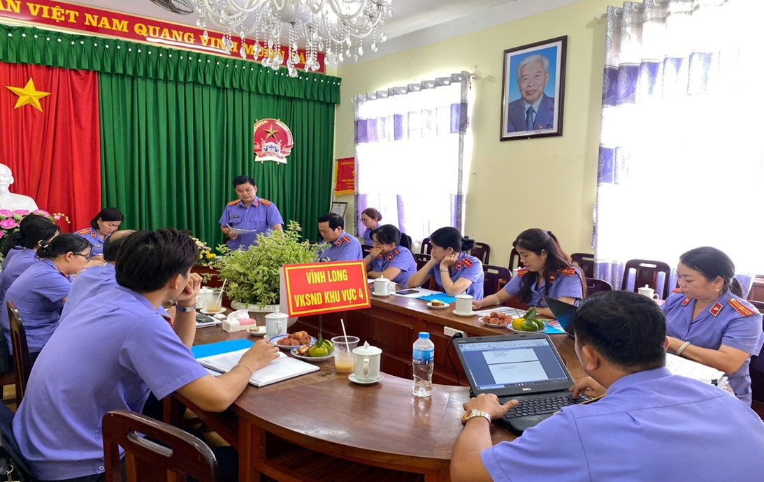 VKSND Khu vực 4 tỉnh Vĩnh Long tổ chức phiên tòa rút kinh nghiệm vụ án dân sự
