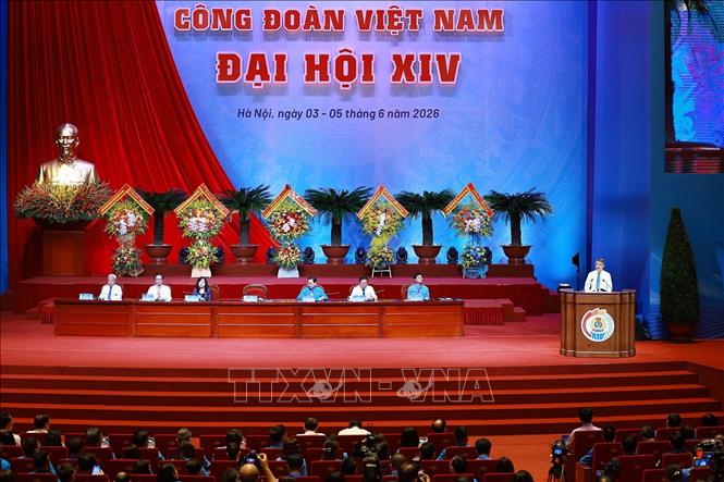 Thủ tướng Đưa năng suất lao động trở thành động lực quan trọng của tăng trưởng bền vững