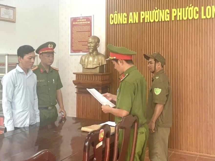 Khởi tố nhân viên giao hàng tham ô tài sản của Công ty du lịch