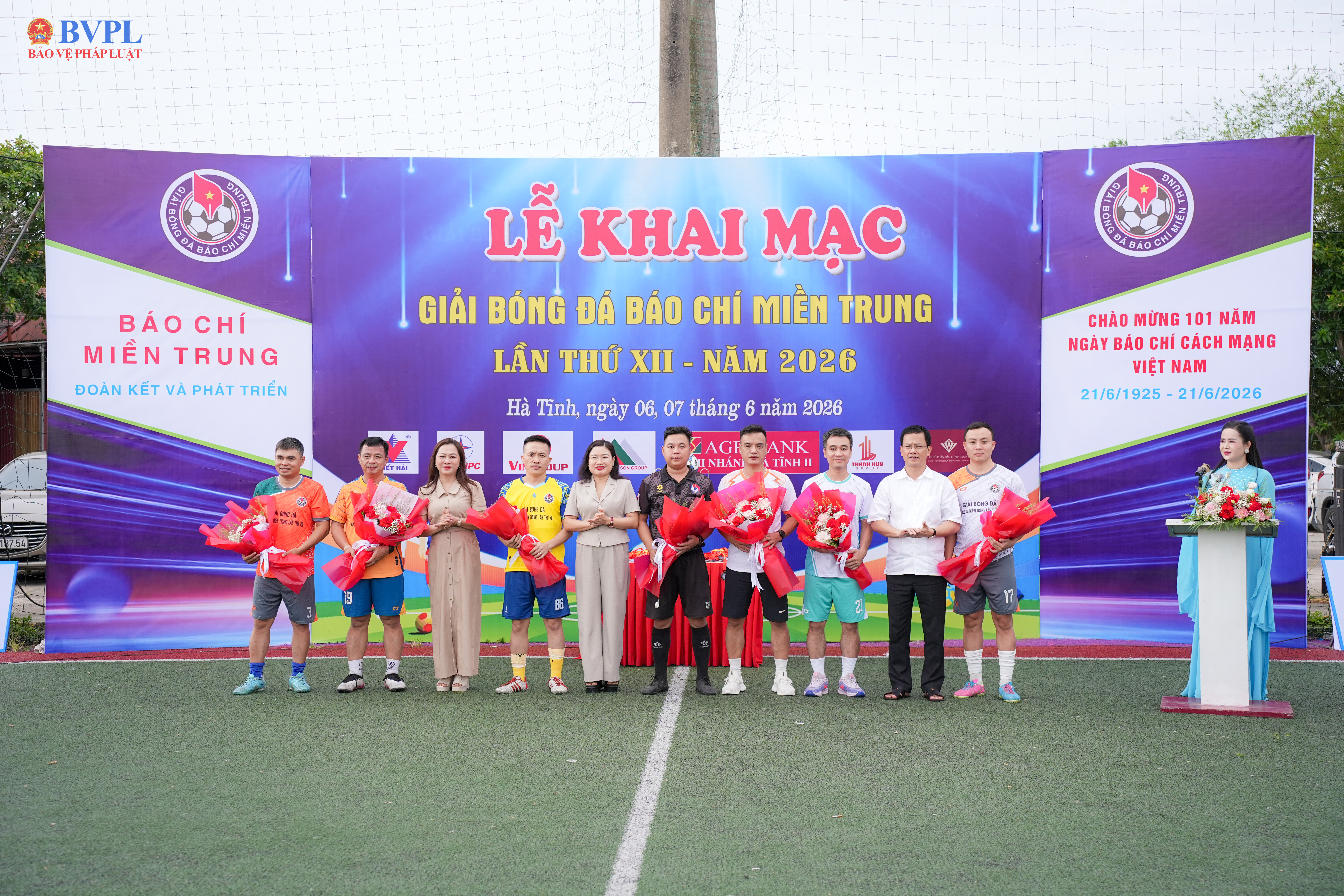 Khai mạc giải bóng đá Báo chí miền Trung lần thứ XII tại Hà Tĩnh