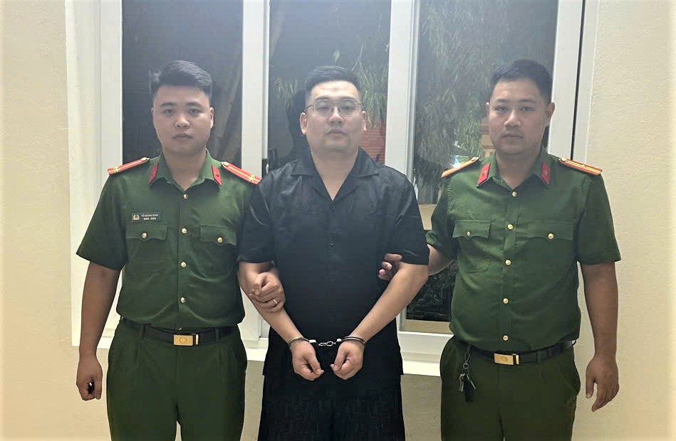 Bắt giữ đối tượng truy nã người nước ngoài lẩn trốn tại Quảng Ninh