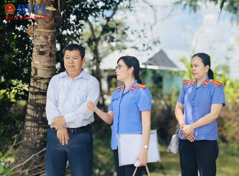 VKSND Khu vực 4 TP Cần Thơ phối hợp xác minh các vụ việc liên quan đến đất công tại xã Vĩnh Thạnh
