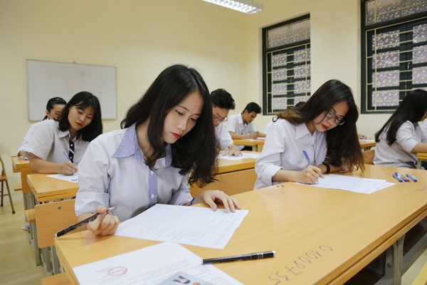 Hỗ trợ mùa thi 2026 Đường sắt giảm giá vé cho học sinh, sinh viên và người thân
