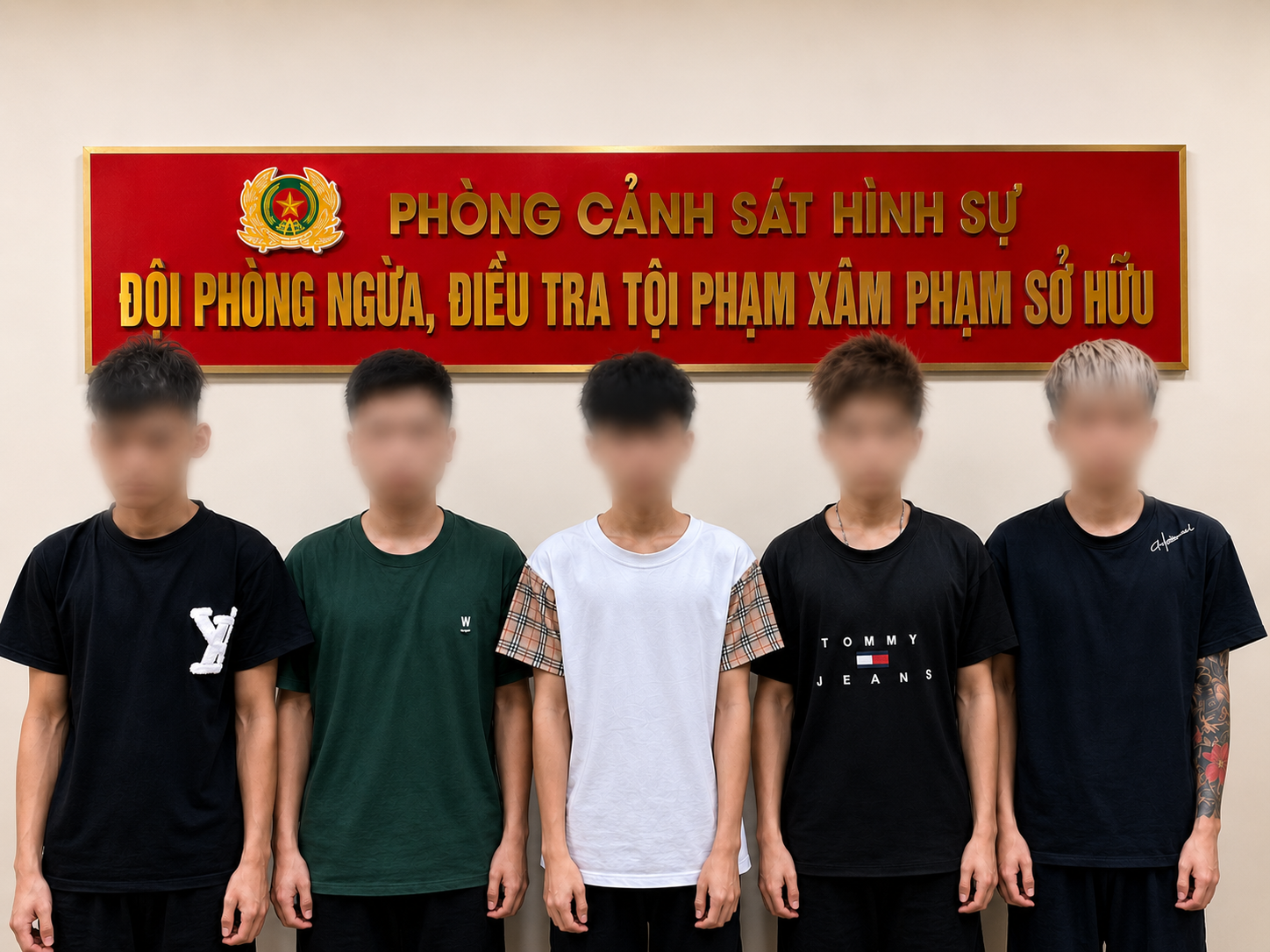 Khởi tố 5 đối tượng chặn đường, cướp xe máy của thiếu niên