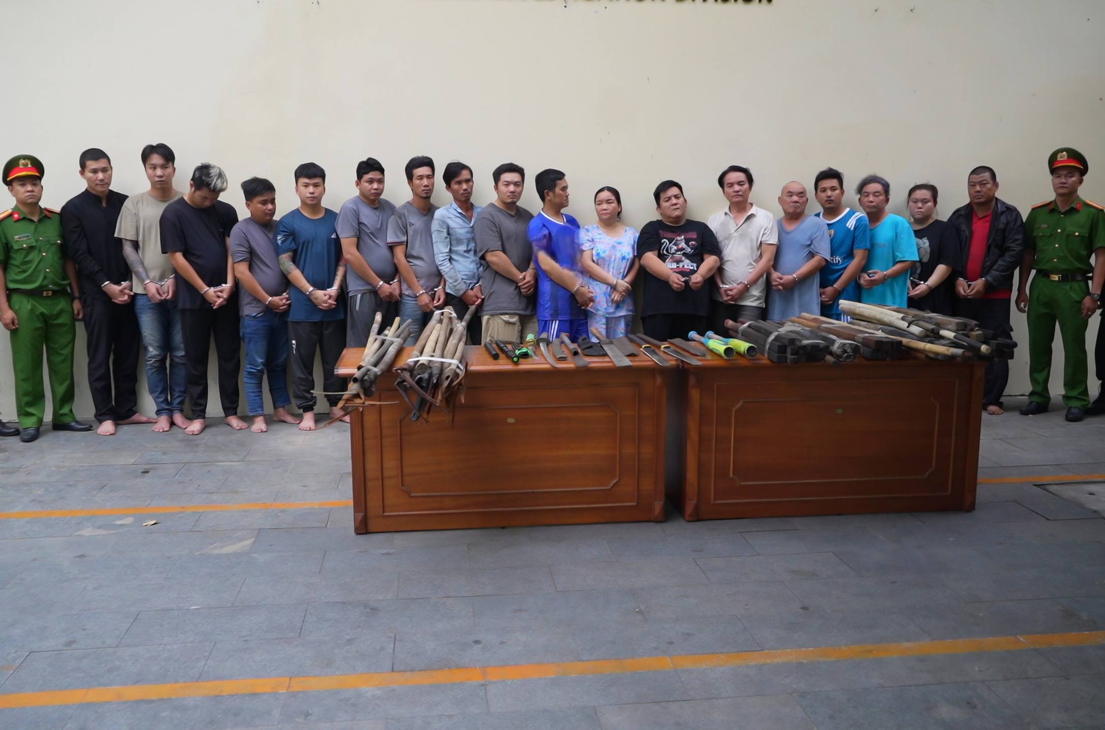 Phê chuẩn khởi tố 17 bị can hoạt động theo kiểu “xã hội đen”, núp bóng doanh nghiệp
