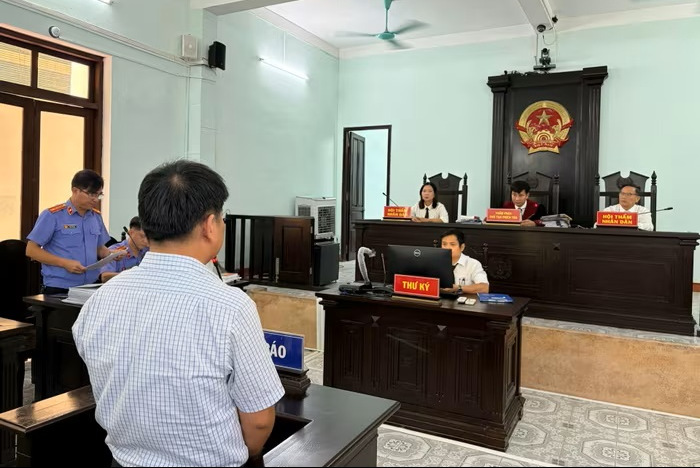 Vì sao cựu Giám đốc CDC Thừa Thiên Huế được VKSND miễn trách nhiệm hình sự trong vụ án Việt Á