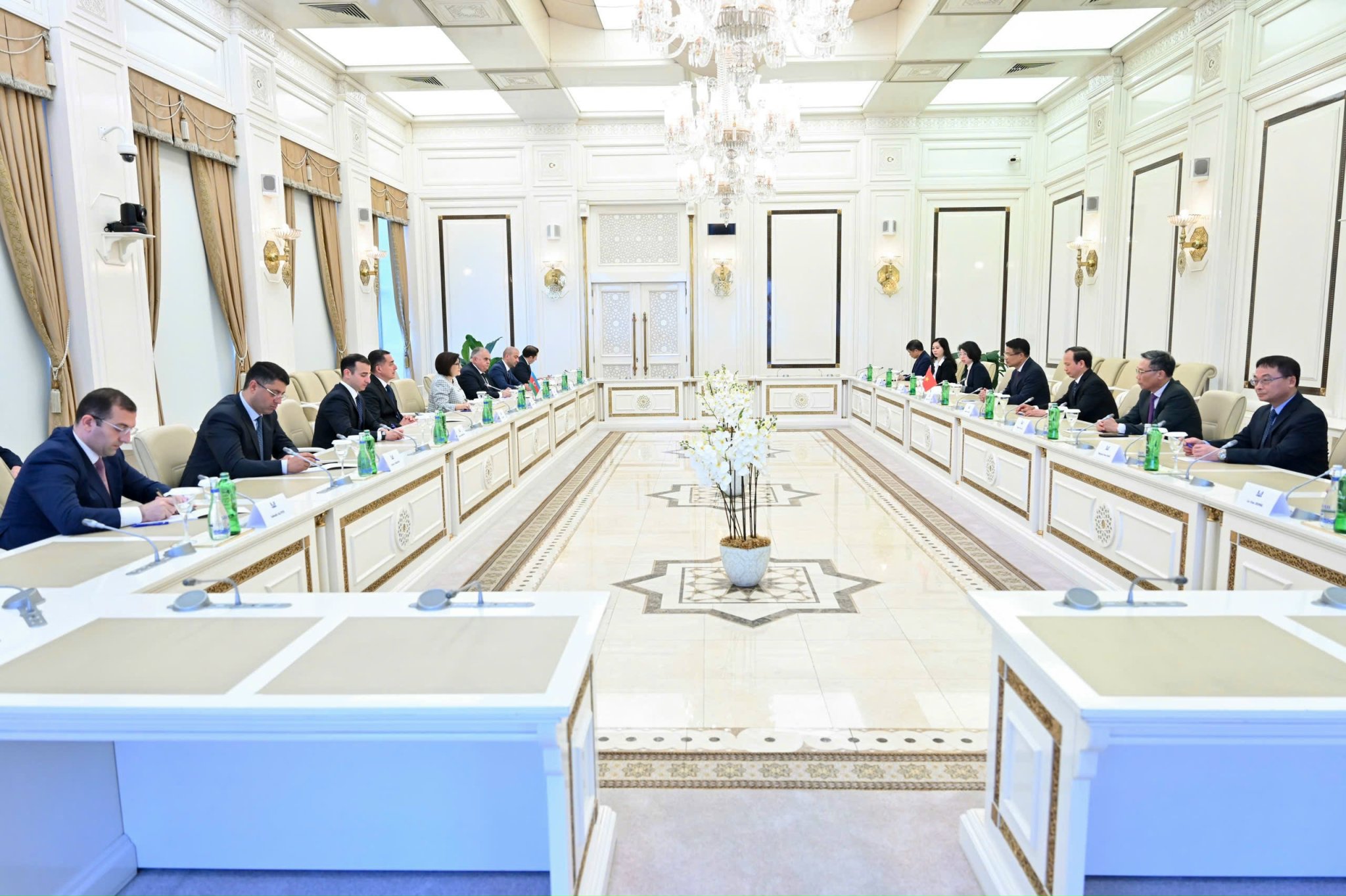 Viện trưởng VKSND tối cao Việt Nam hội kiến lãnh đạo cấp cao nước Cộng hòa Azerbaijan