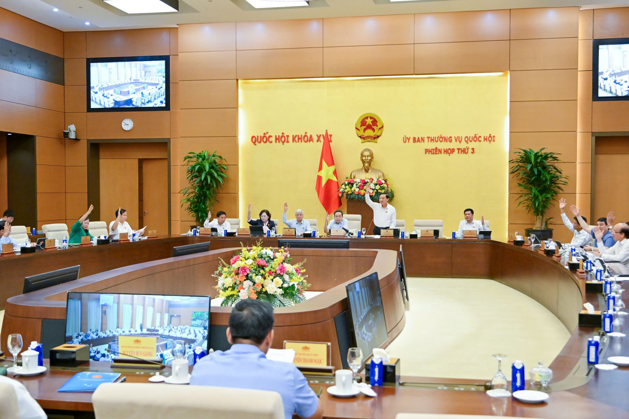 Thông qua Nghị quyết sửa đổi quy định về thẩm quyền theo lãnh thổ của Tòa án nhân dân cấp tỉnh, khu vực
