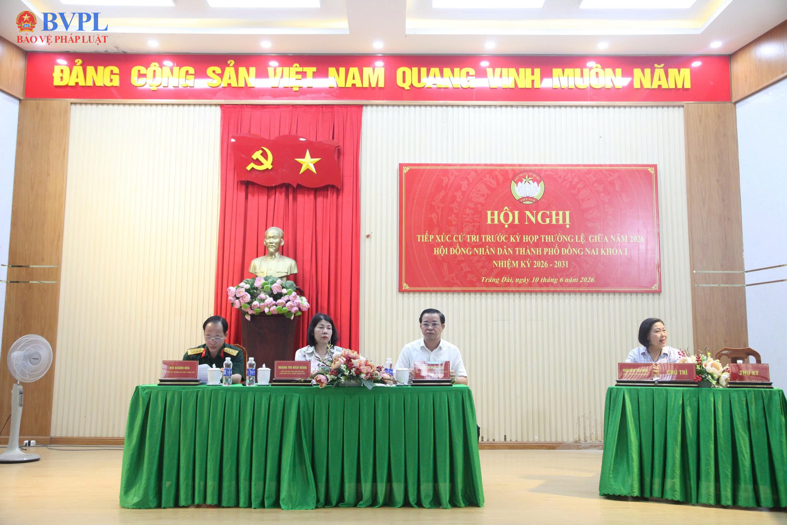 Viện trưởng VKSND thành phố Đồng Nai tham dự Hội nghị tiếp xúc cử tri của Đại biểu Hội đồng nhân dân