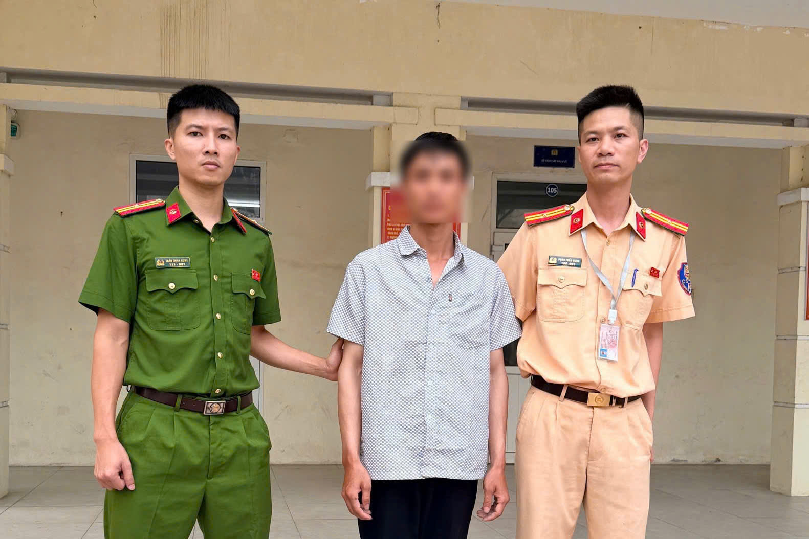 Phát hiện thí sinh dùng camera cúc áo để gian lận thi sát hạch lái xe