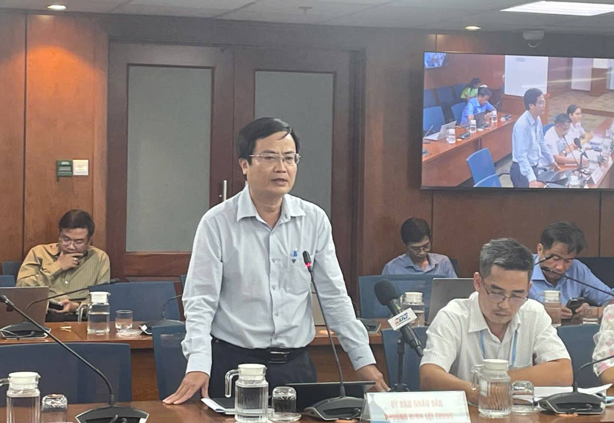 Công ty Phương Đạt bị xử phạt vì để vật liệu, đất đá cản trở giao thông